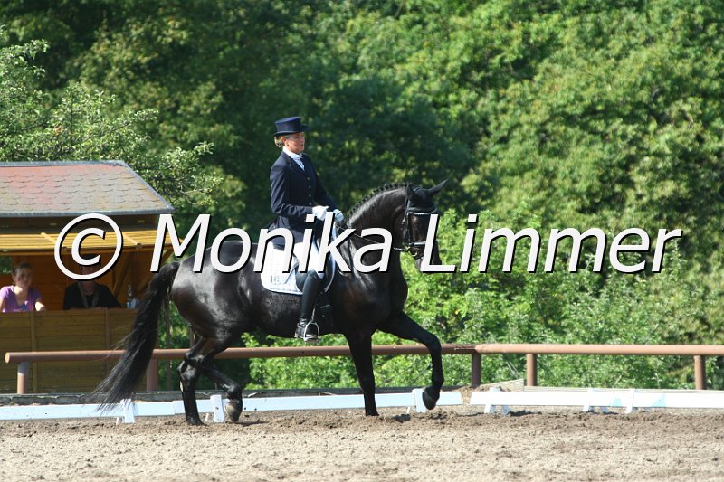 109M6222_Sympathicus KR_Nachwuchs_Dress S.JPG